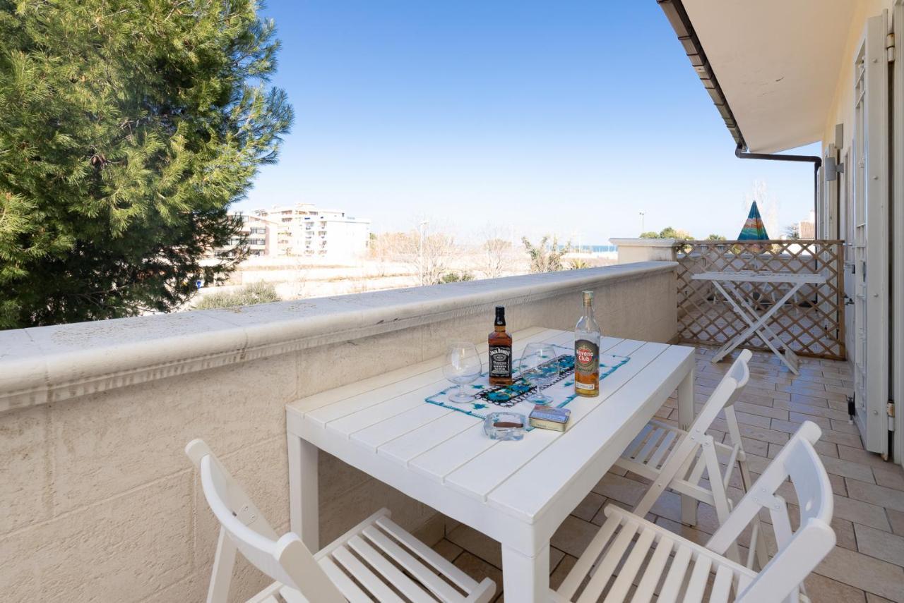 Casa Torre Di Specchio 2 Con Piscina Lejlighed Bari Eksteriør billede