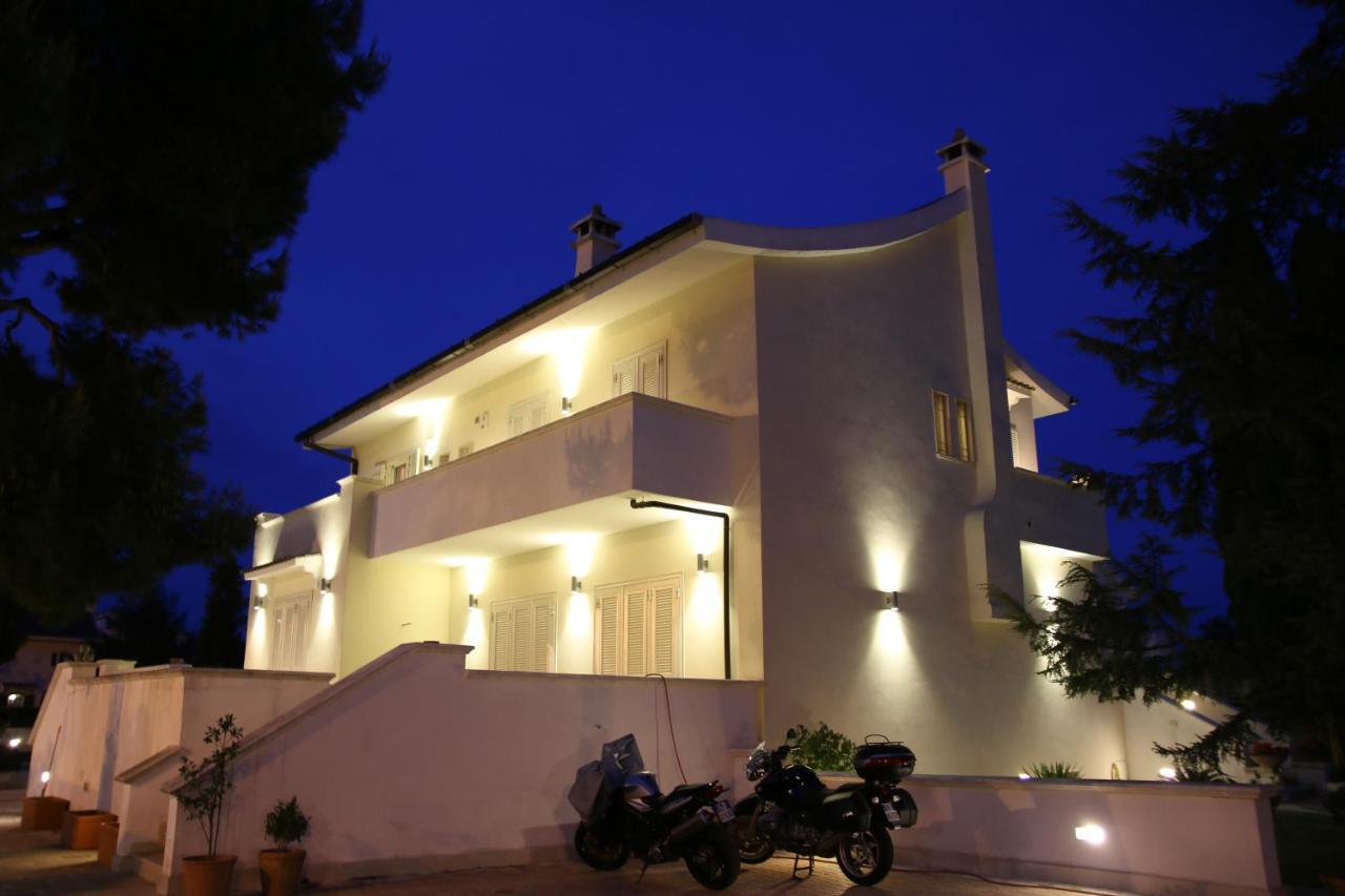 Casa Torre Di Specchio 2 Con Piscina Lejlighed Bari Eksteriør billede